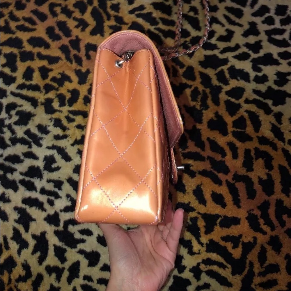 🔥SOLD🔥Chanel patent leather peach medium classic - Picture 6 of 8